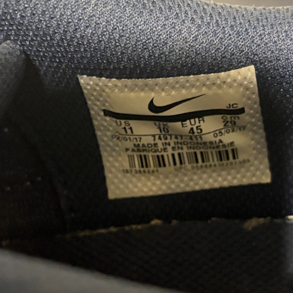 Nike Navy Blue Sneakers - Picture 5 of 5